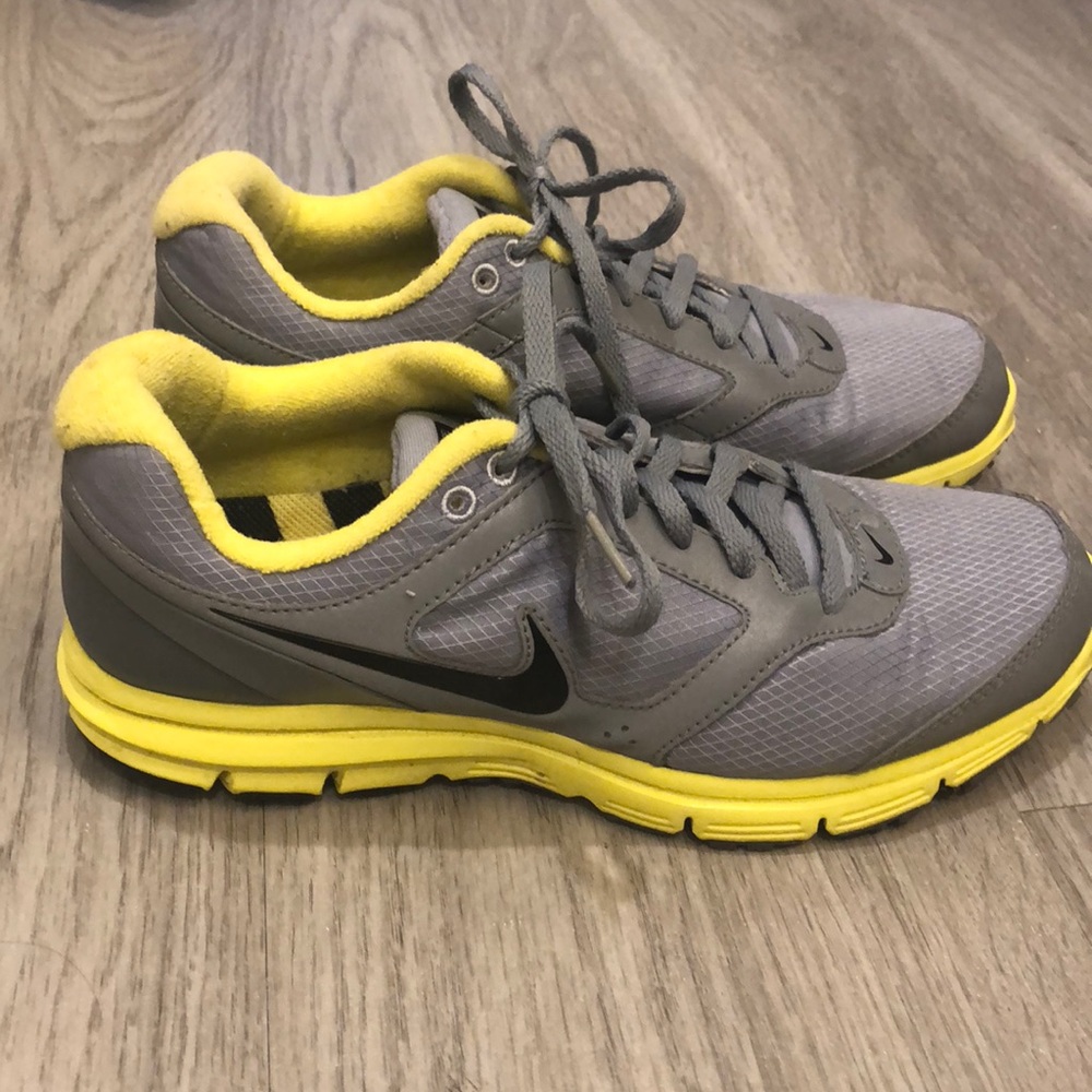 Nike Lunarfly 2-Size 7